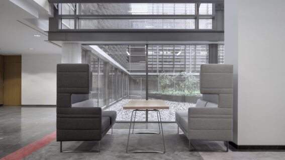 Maatwerk interieur Raad van State Den Haag door Smeulders Interieurgroep