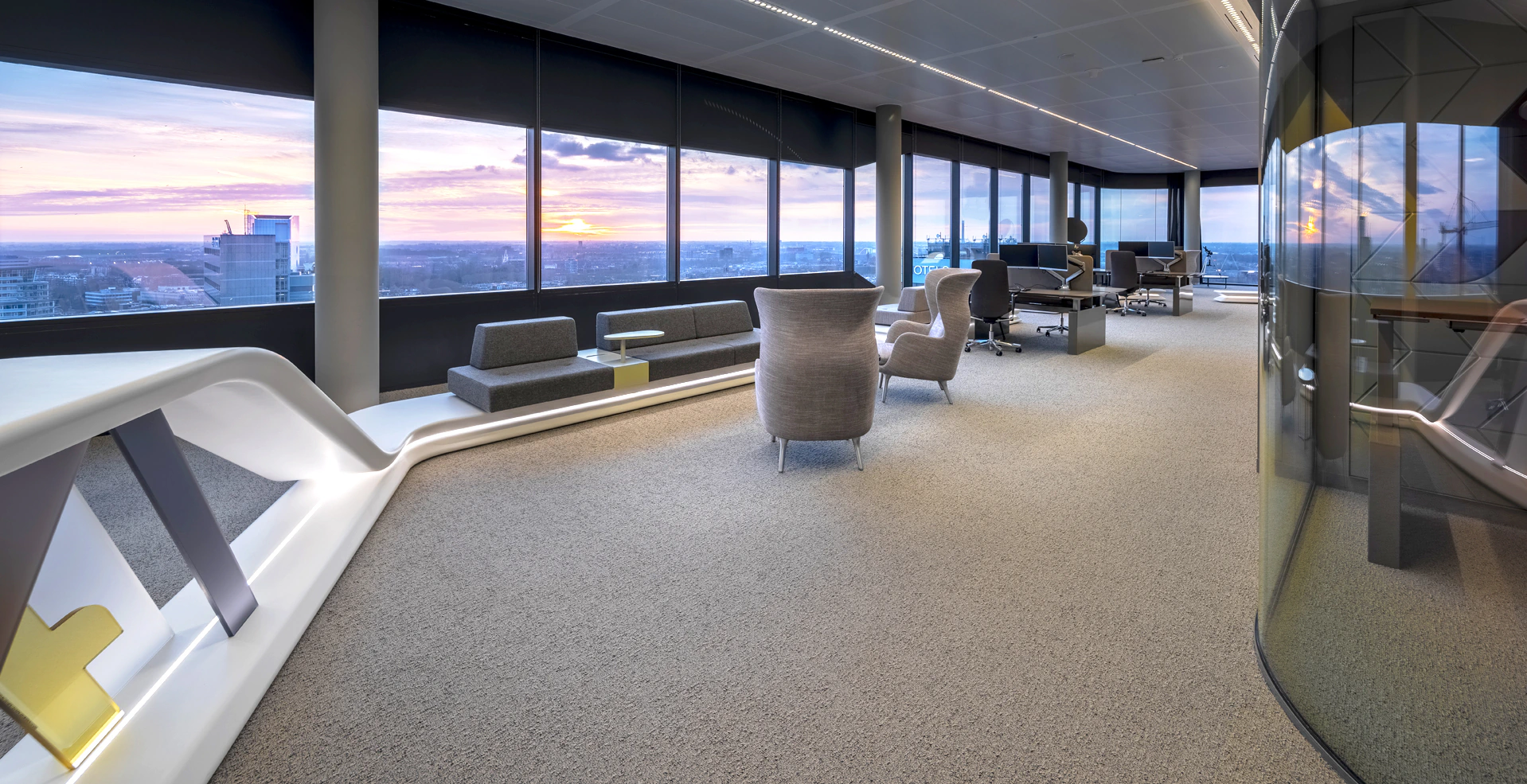 Maatwerk interieur Aalberts Industries WTC Utrecht door Smeulders Interieurgroep