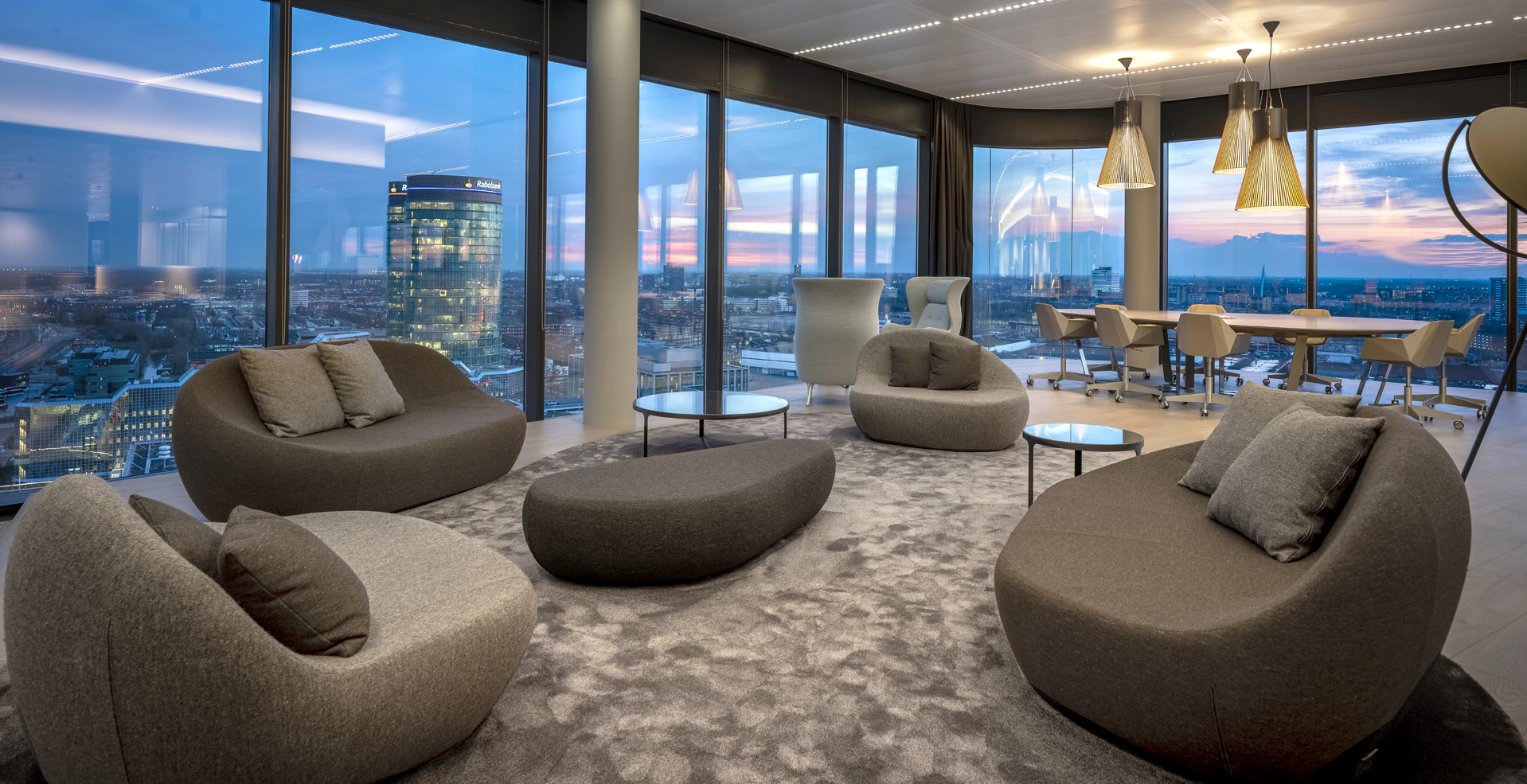 Maatwerk interieur Aalberts Industries WTC Utrecht door Smeulders Interieurgroep