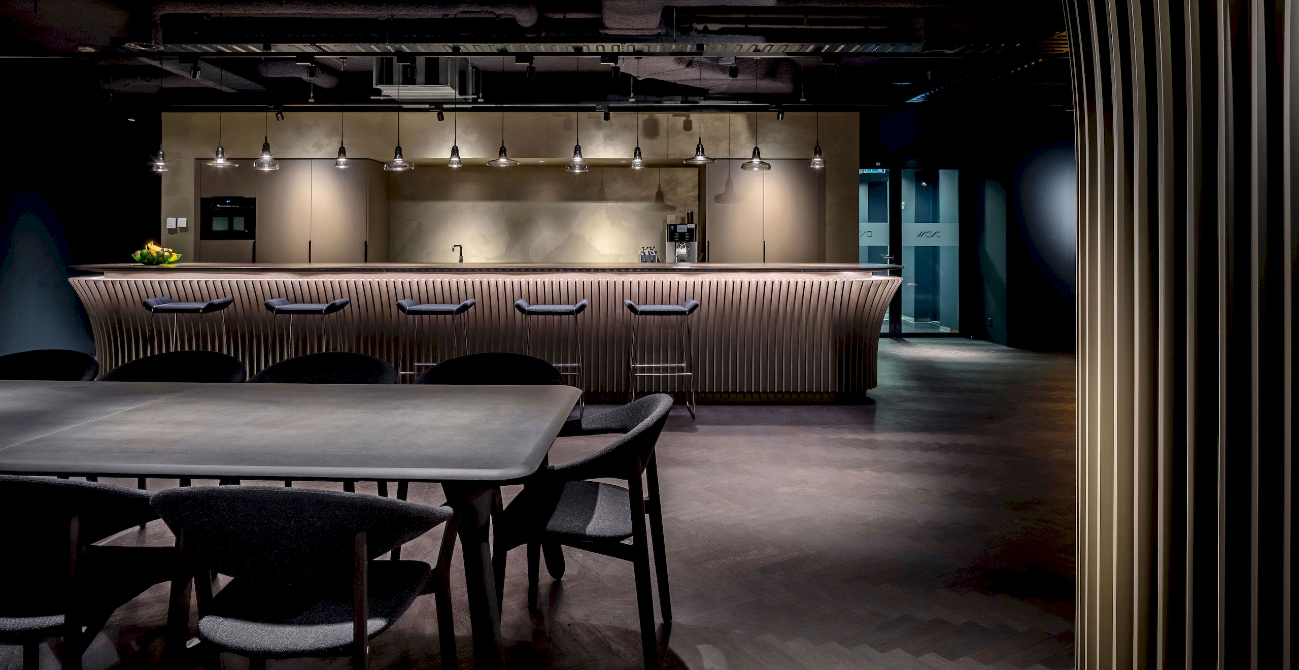 Maatwerk interieur DVDW Rotterdam door Smeulders Interieurgroep